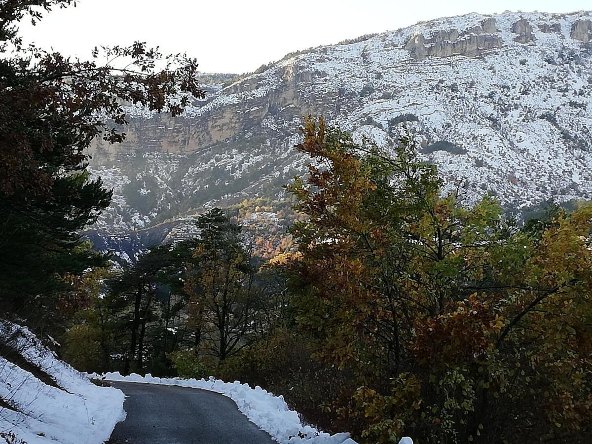 Le Petit Nid Douillet Bed and Breakfast Trescléoux Εξωτερικό φωτογραφία