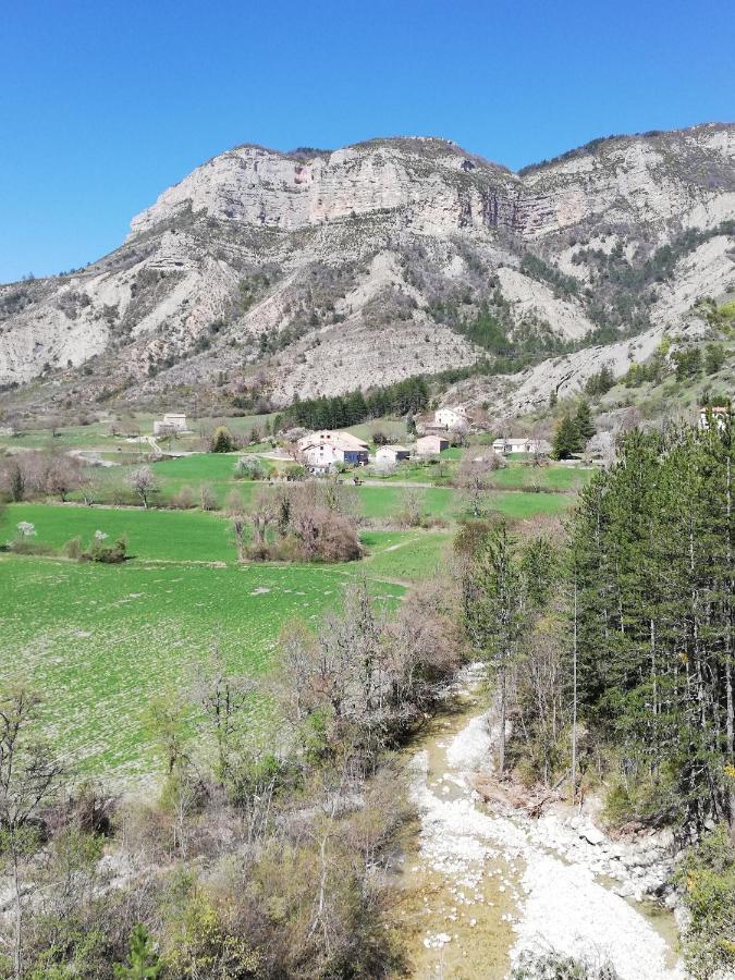Le Petit Nid Douillet Bed and Breakfast Trescléoux Εξωτερικό φωτογραφία